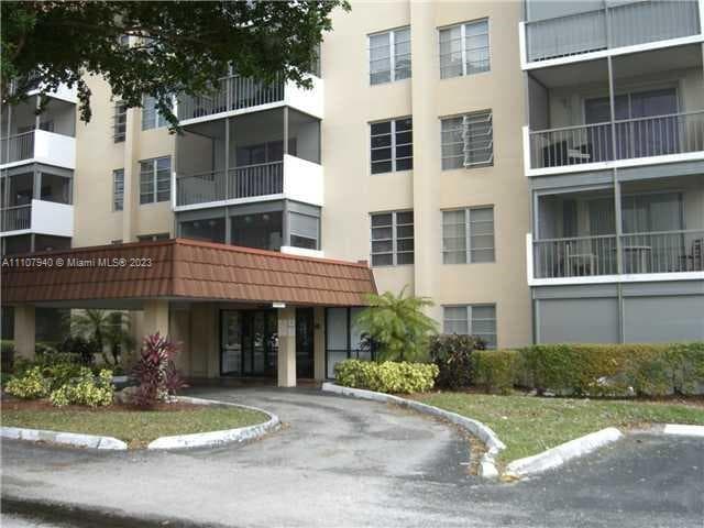 Condo at 4158 Inverrary Dr, Lauderhill, FL