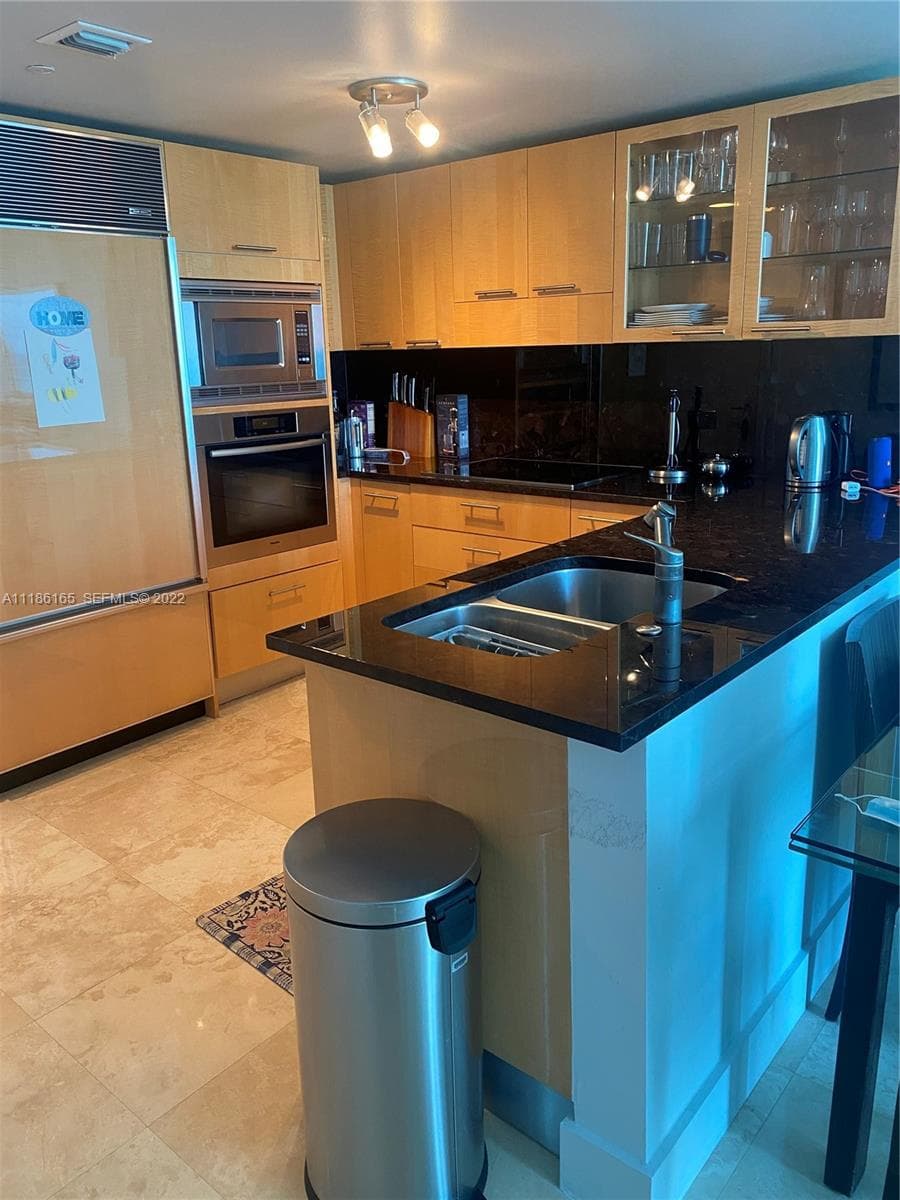 Condo at 6801 Collins Ave, Miami Beach — photo 3