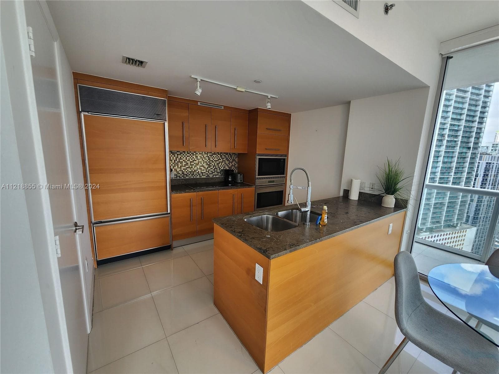 Condo at 485 Brickell Ave, Miami — photo 3