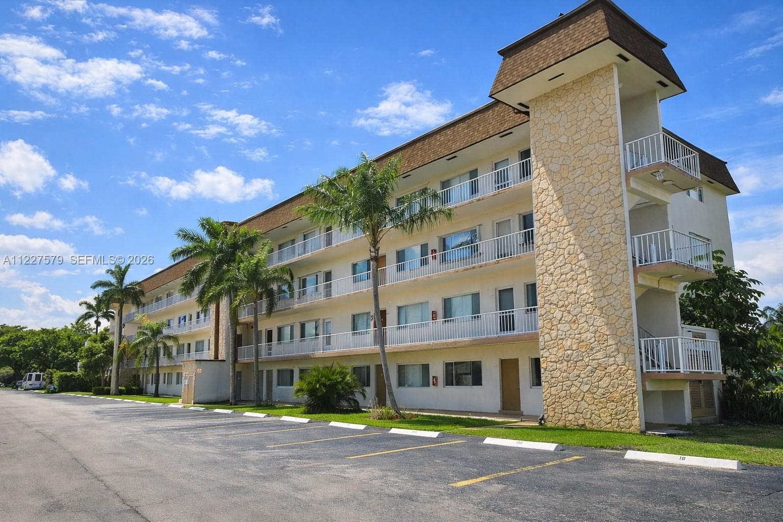 Condo at 6289 Lear Dr, Lake Worth, FL