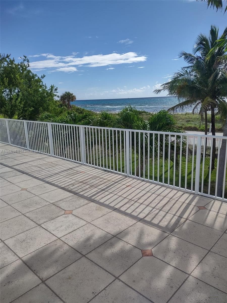 Condo at 4747 Collins Ave, Miami Beach — photo 3
