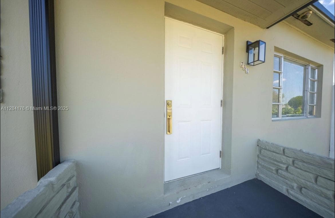 Single-family home at 782 E 37th St, Hialeah — photo 3