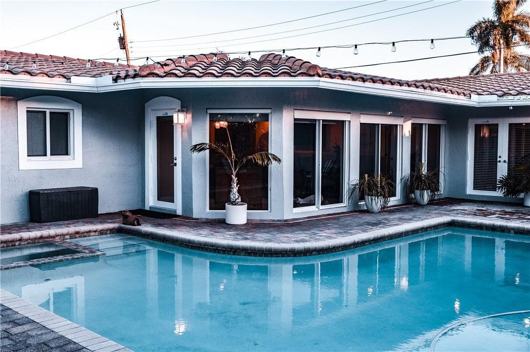 Single-family home at 5051 NE 24th Avenue, Lighthouse Point, FL