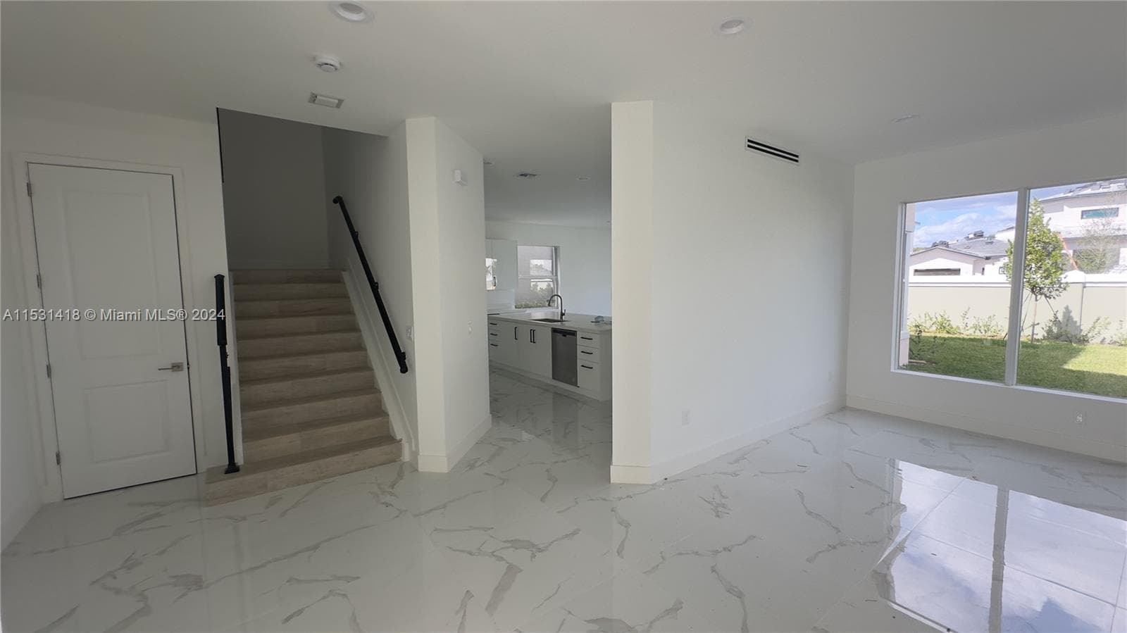 Single-family home at 3523 Forest View Cir, Dania Beach — photo 1