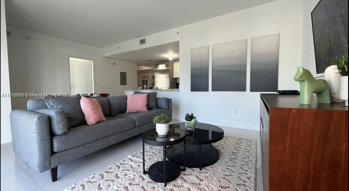Condo at 1300 BRICKELL BAY DR, Miami — photo 3