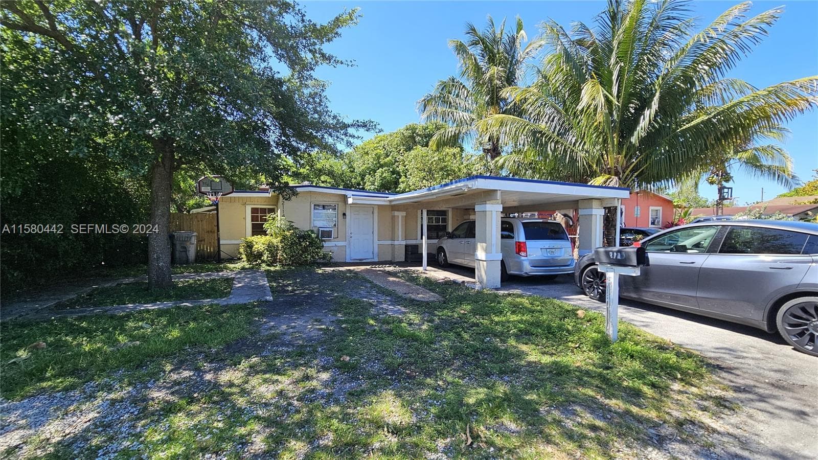 Single-family home at 2114 NW 5th St, Pompano Beach — photo 1
