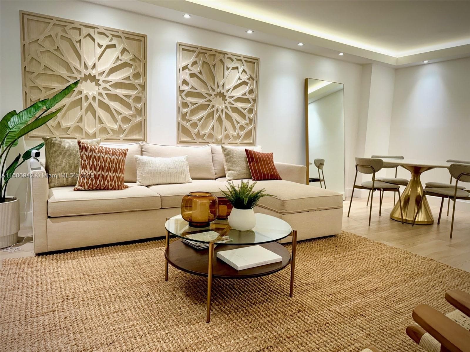 Condo at 2301 Collins Ave, Miami Beach — photo 3