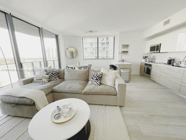 Condo at 121 NE 34th St, Miami — photo 1