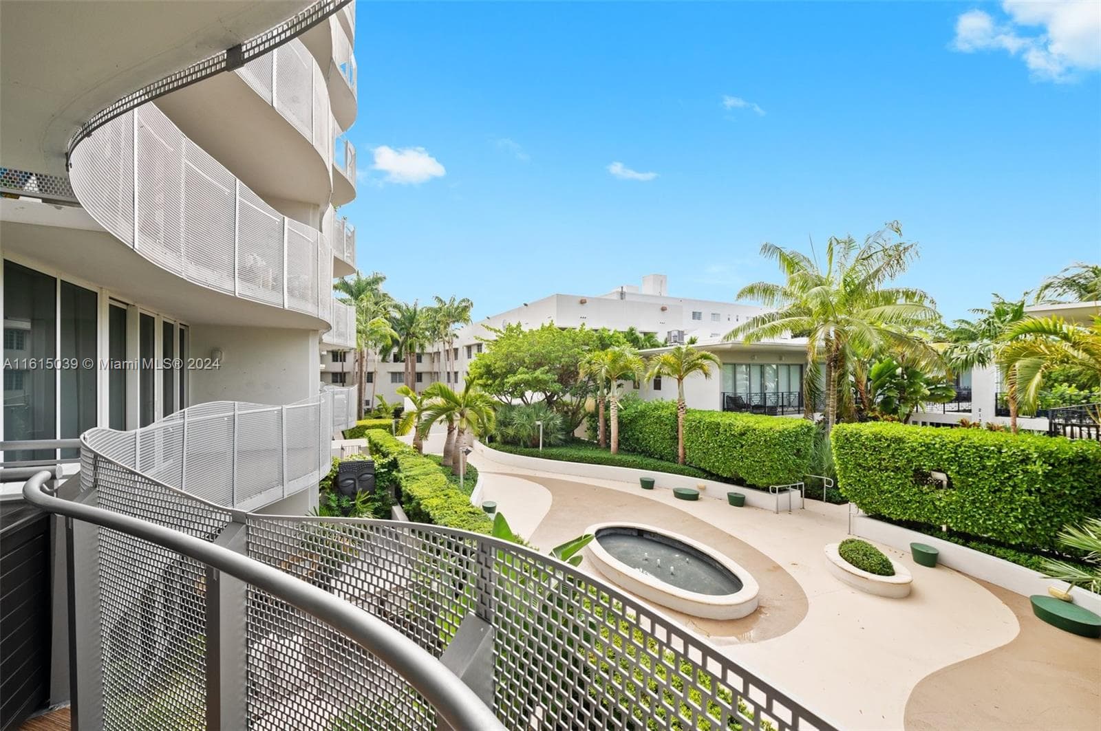 Condo at 2155 Washington Ct, Miami Beach — photo 1
