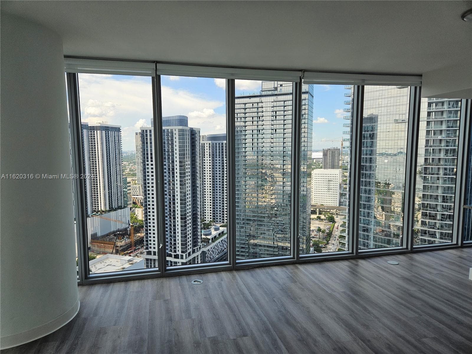 Condo en 888 Biscayne Blvd, Miami — foto 1