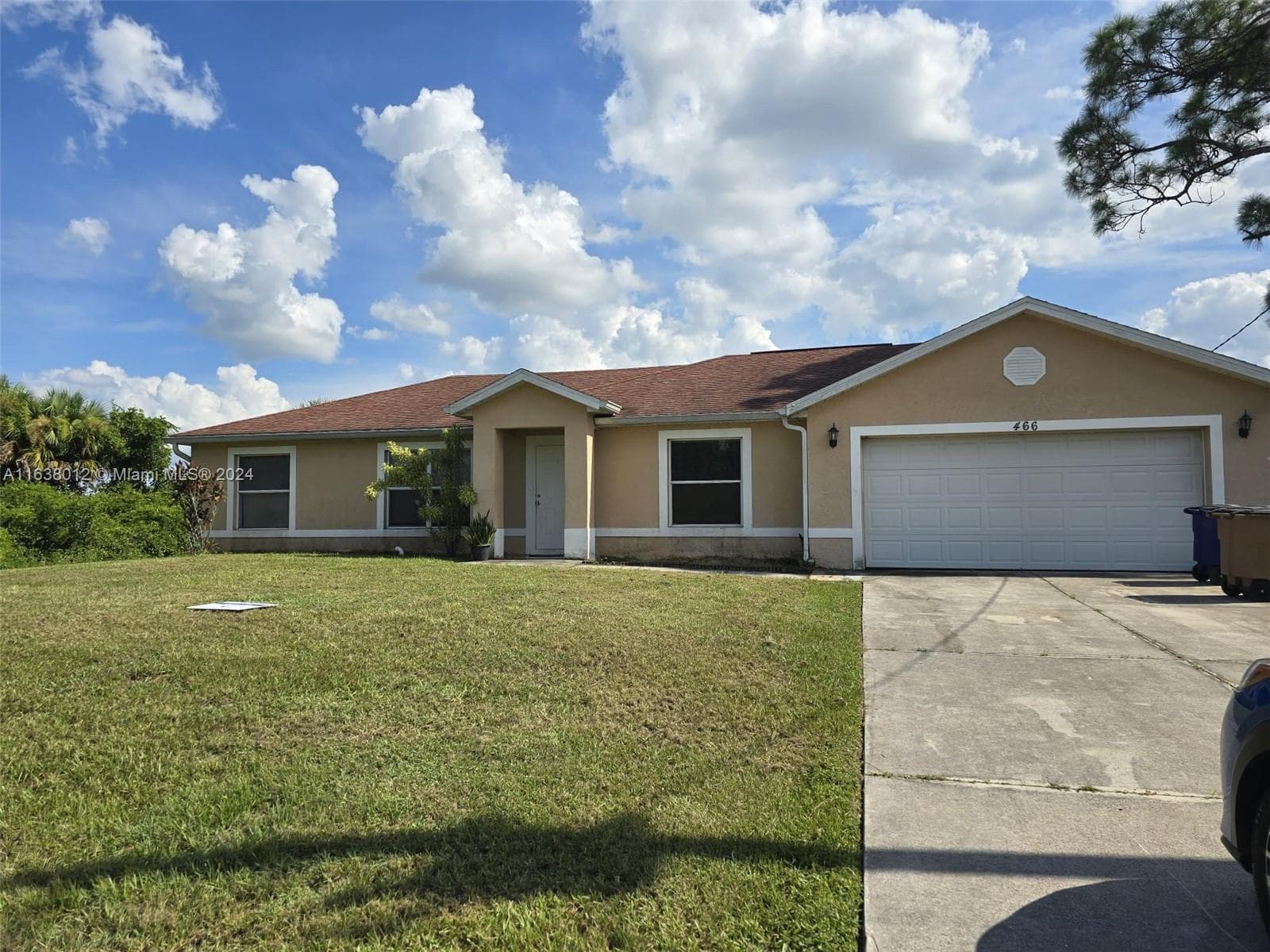Single-family home at 466 rewing st, Lehigh Acres, FL