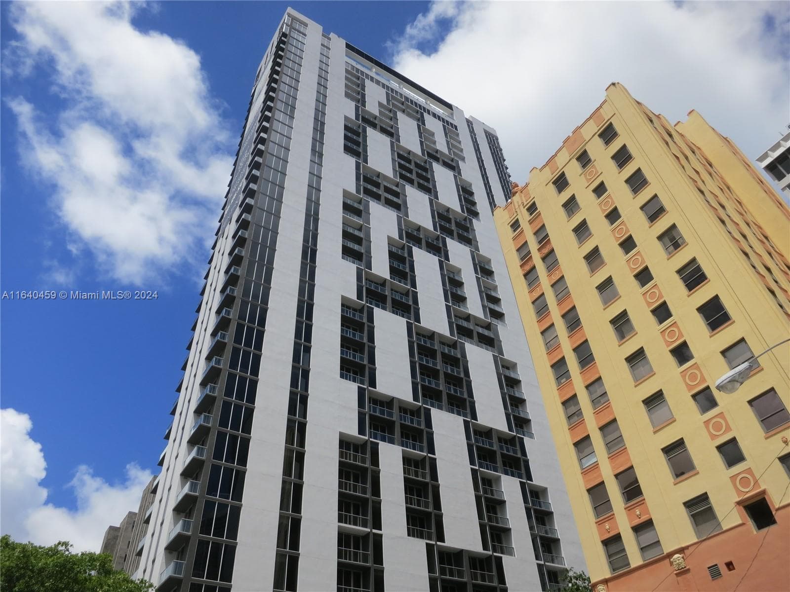 Condo at 151 SE 1 St, Miami, FL