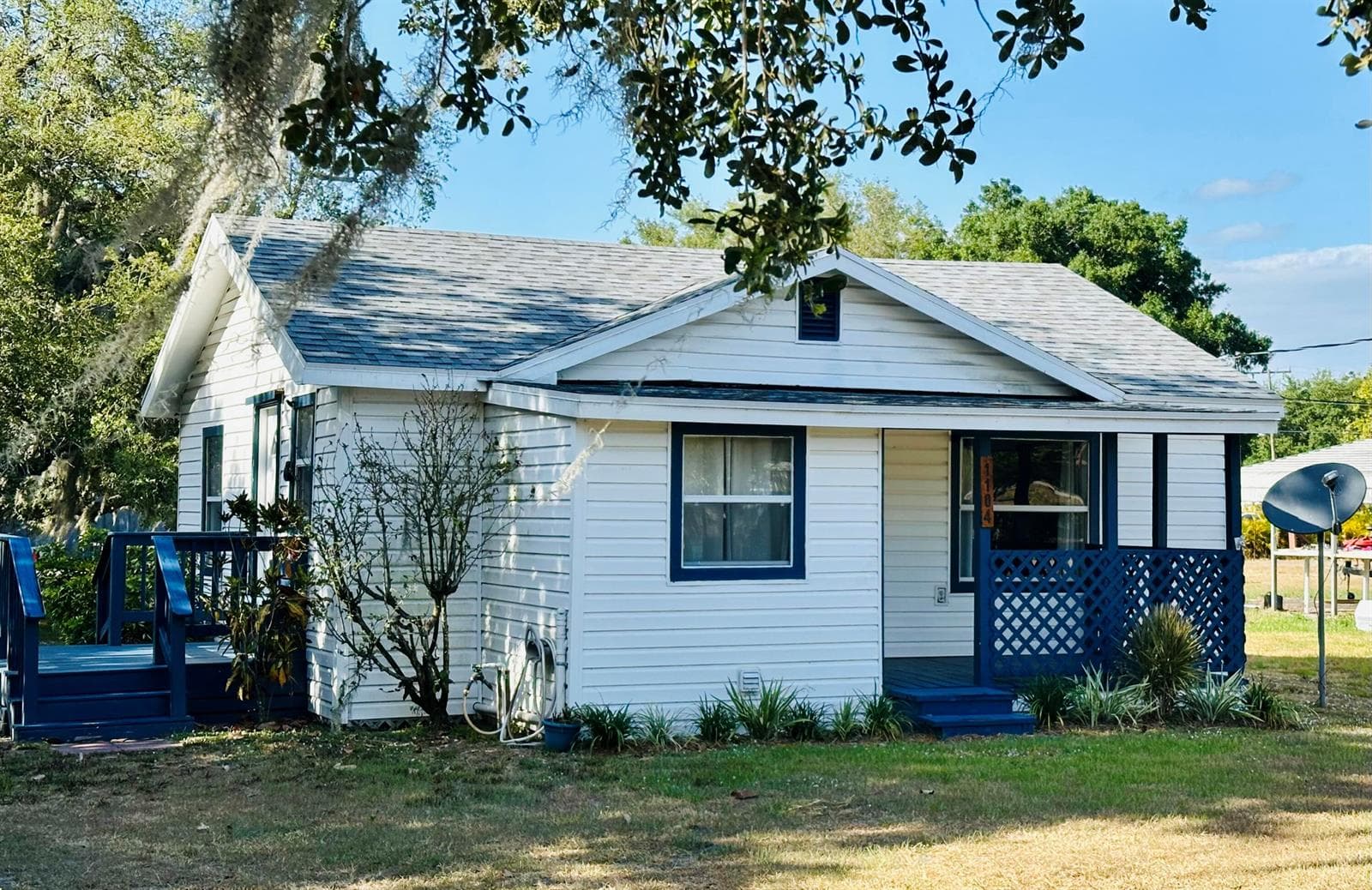 Single-family home at 1104 SW 11th Street, Okeechobee, FL