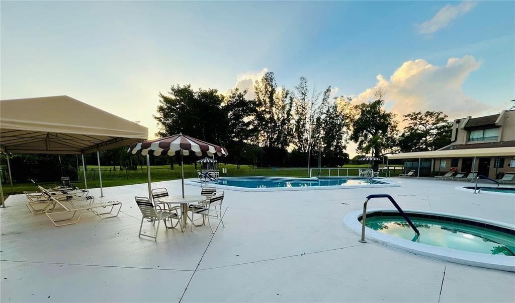 Condo at 8050 W Mcnab Road, Tamarac, FL