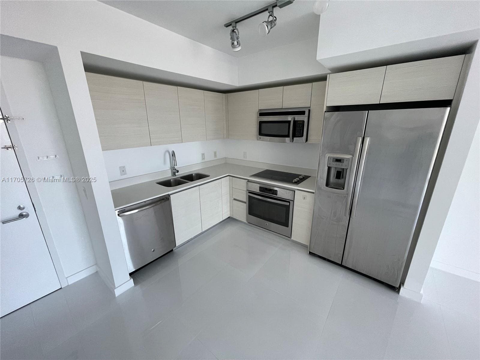 Condo at 4250 Biscayne Blvd, Miami — photo 3