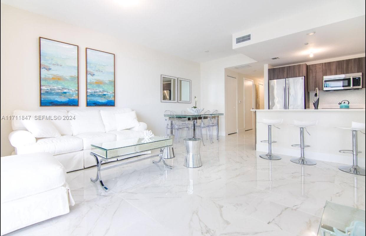 Condo en 488 NE 18th St, Miami — foto 1