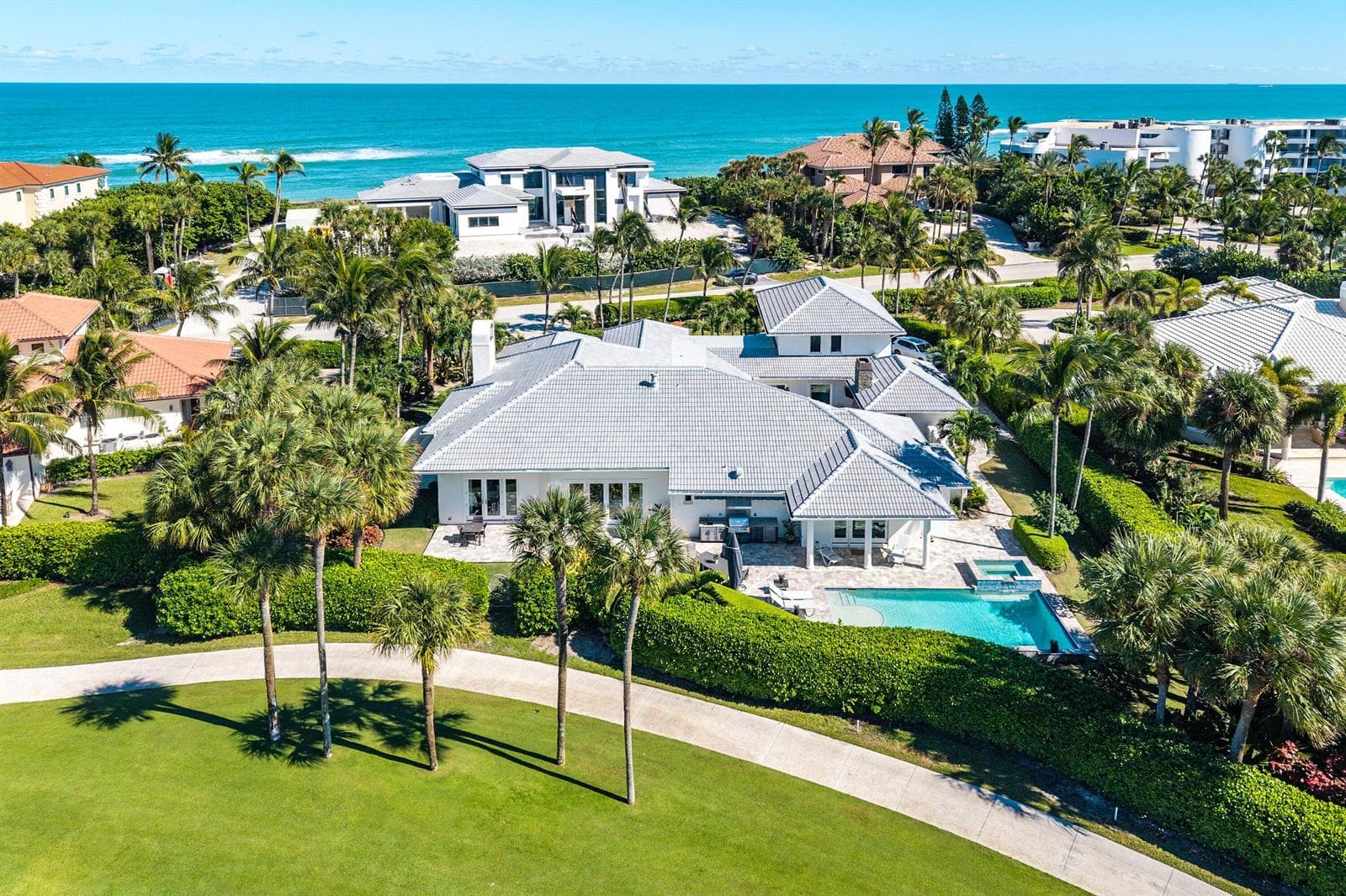 Single-family home at 1904 SE Sailfish Point Boulevard, Stuart, FL