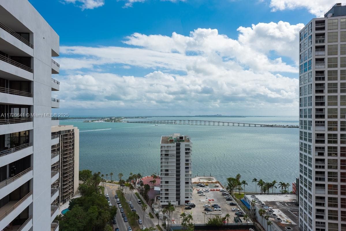 Condo en 1451 Brickell Ave, Miami — foto 3