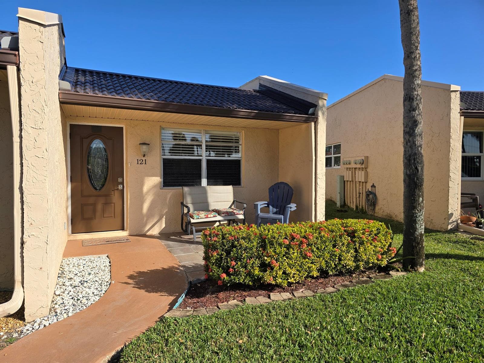 Home at 121 Lake Gloria Drive, West Palm Beach, FL