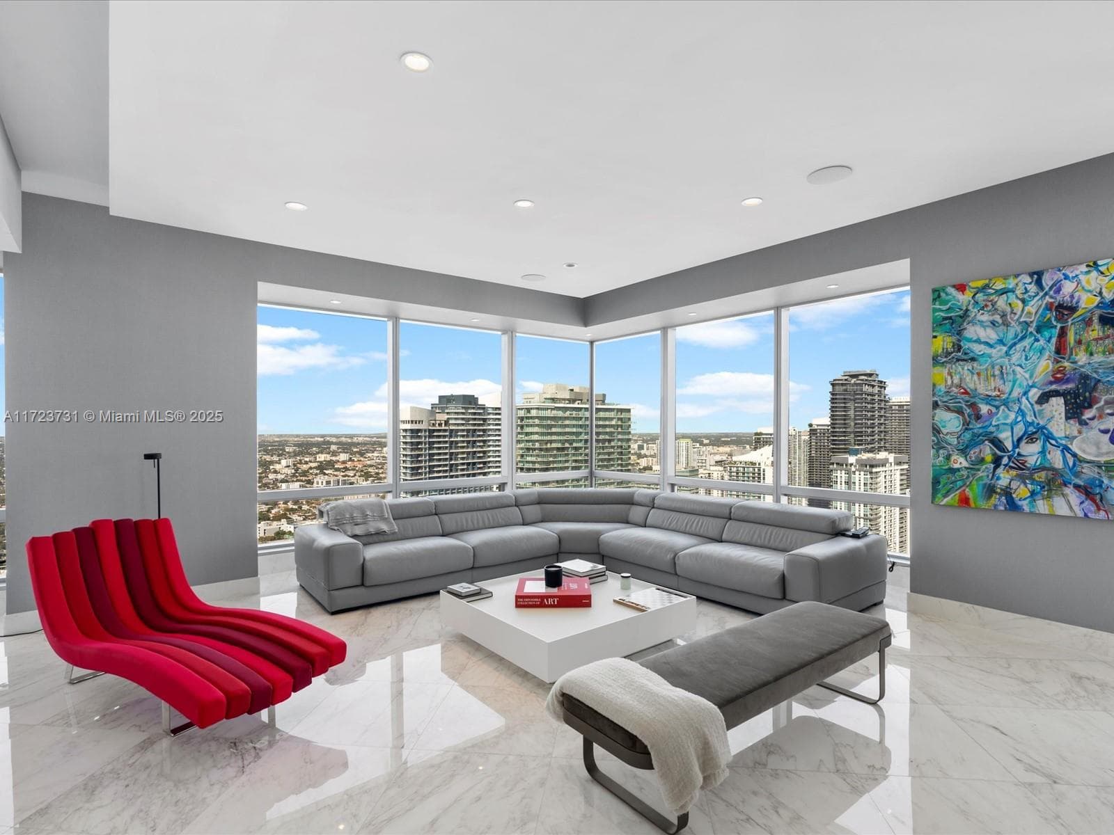 Condo at 1425 Brickell Ave, Miami — photo 2