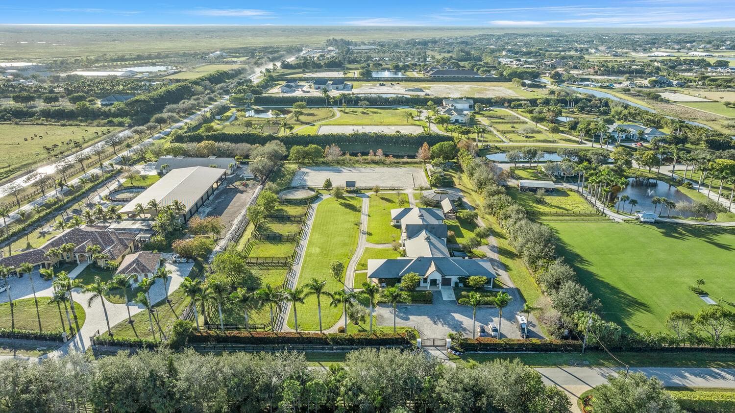 Single-family home at 4915 Stables Way, Wellington, FL