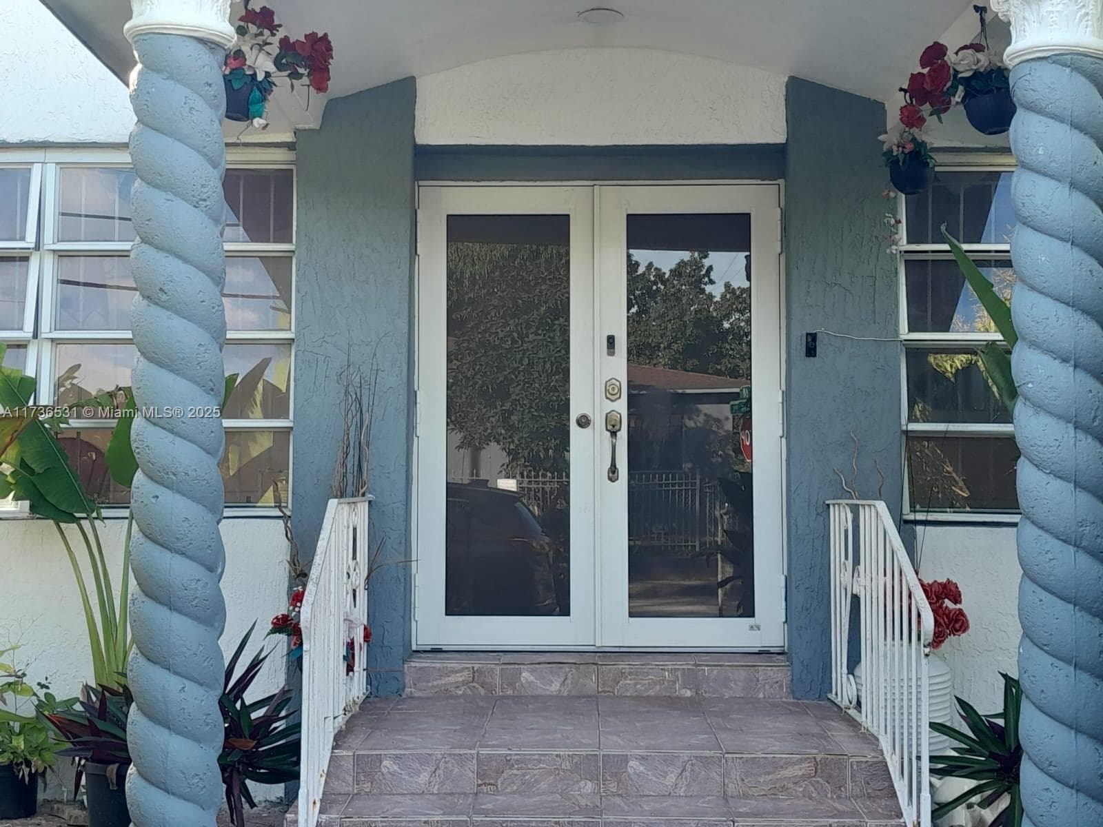 Single-family home at 6730 NE MIAMI PL, Miami, FL