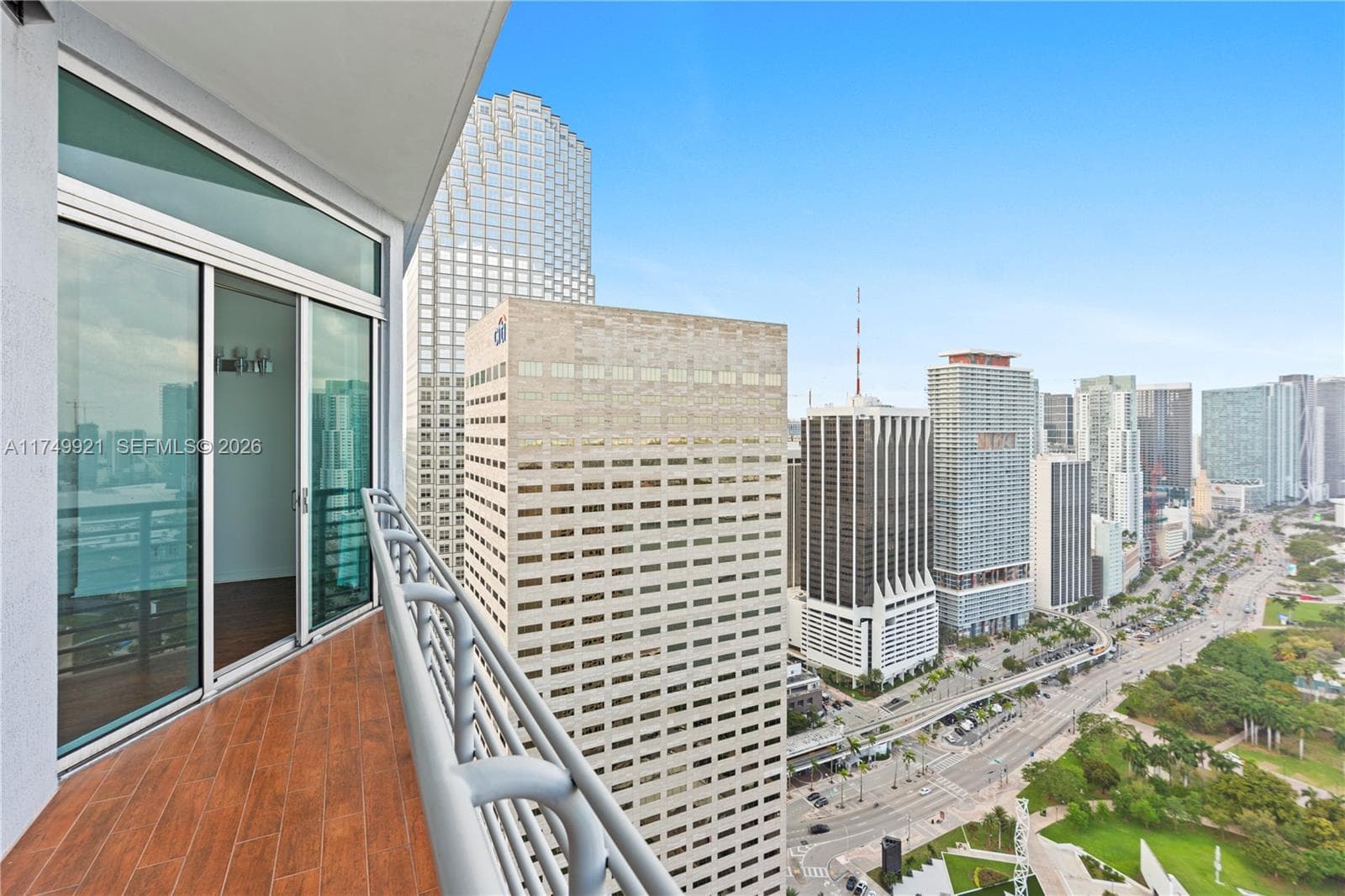 Condo at 335 S Biscayne Blvd, Miami — photo 3