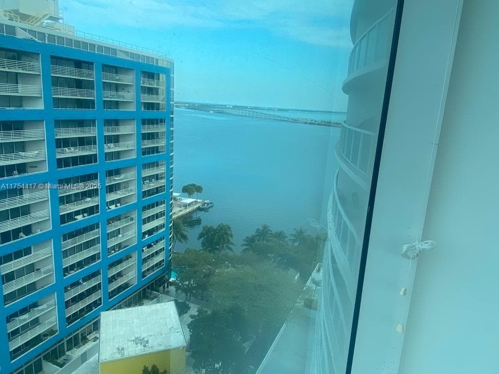 Condo at 2101 Brickell Ave, Miami — photo 2
