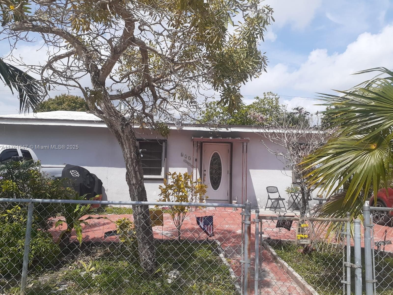 Single-family home at 625 E 28th St, Hialeah, FL
