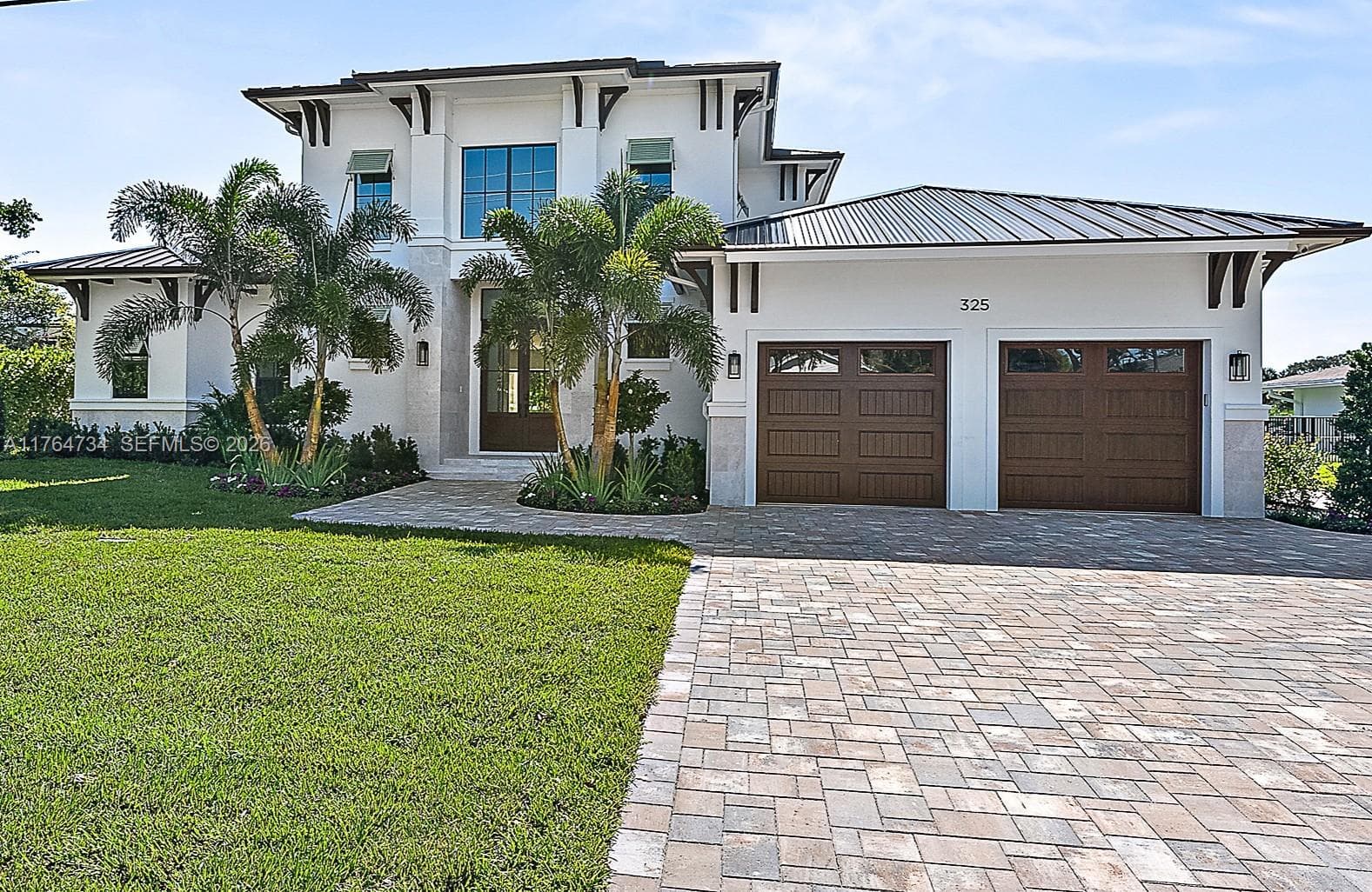Single-family home at 325 N Fairway, Tequesta, FL