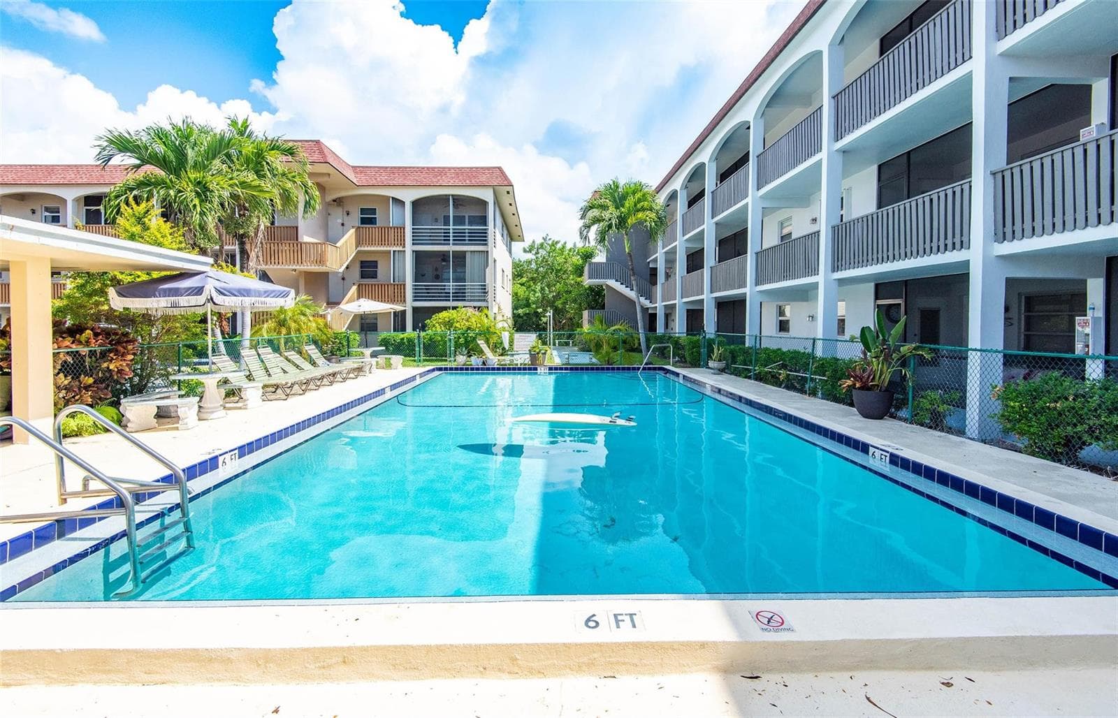 Co-op at 651 Pine Drive, Pompano Beach, FL