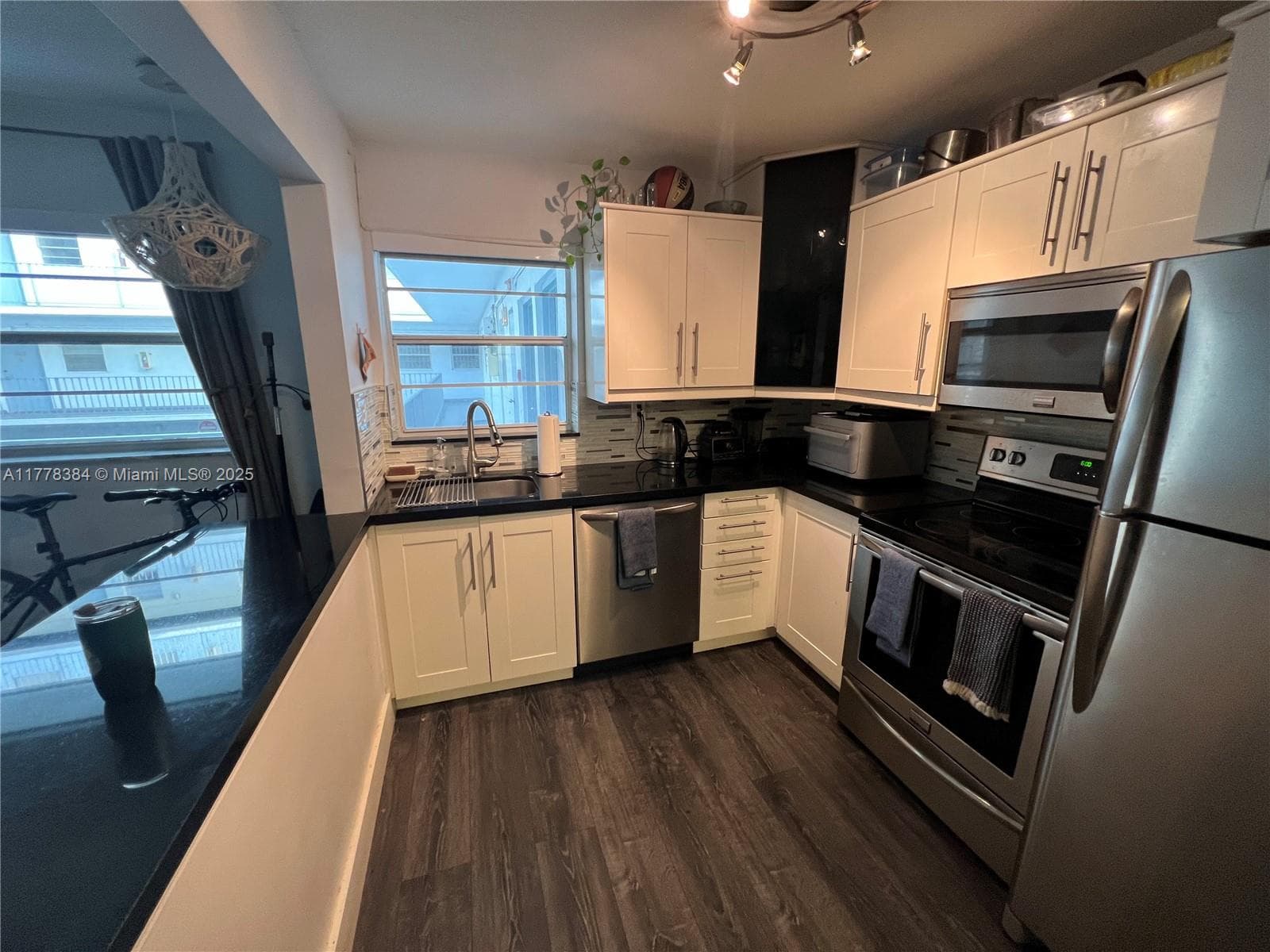 Condo at 221 Meridian Ave, Miami Beach, FL