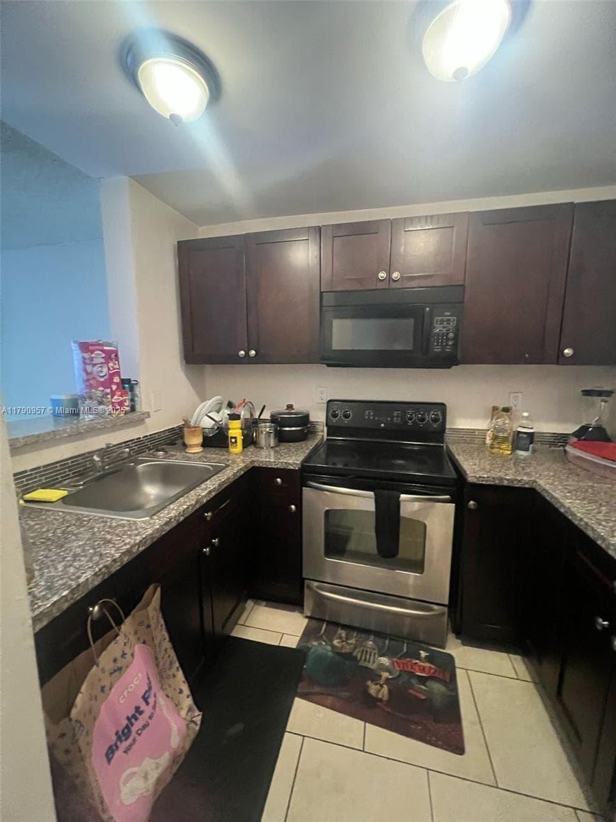 Condo at 482 NW 165th St Rd, Miami, FL