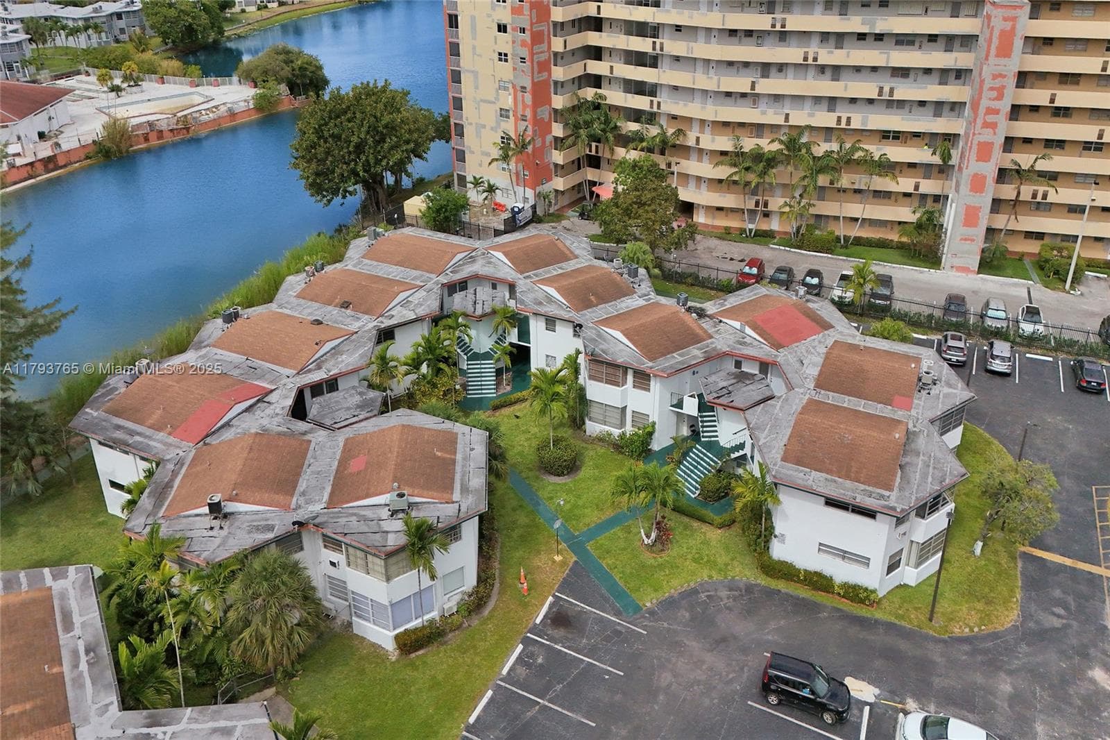 Condo at 18746 NE 18th Ave, Miami, FL