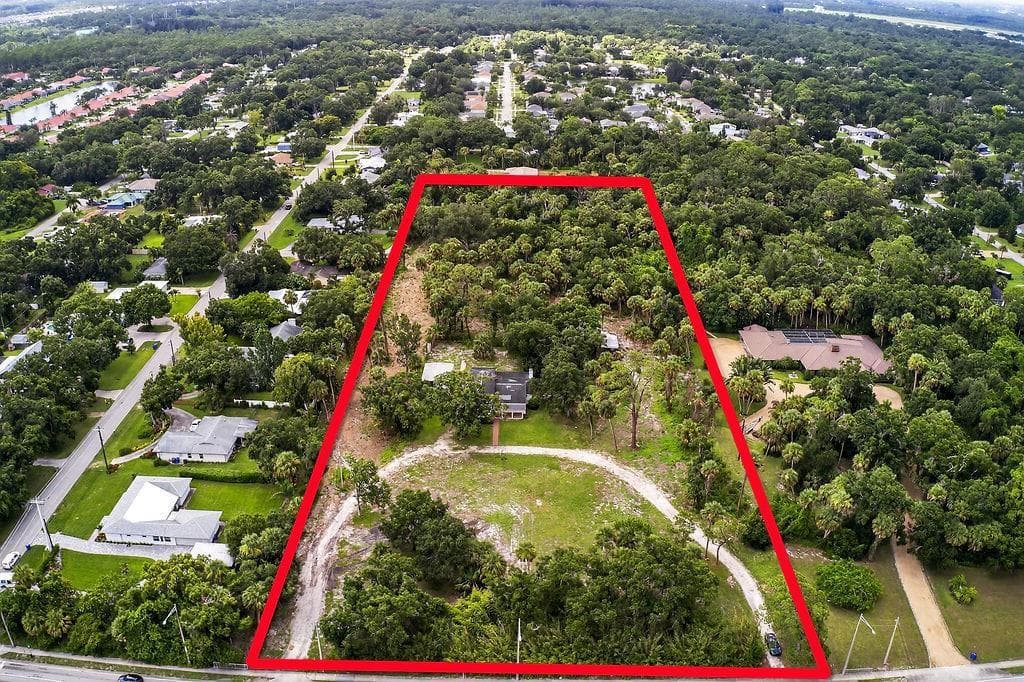 Single-family home at 5240 20th Street, Vero Beach, FL