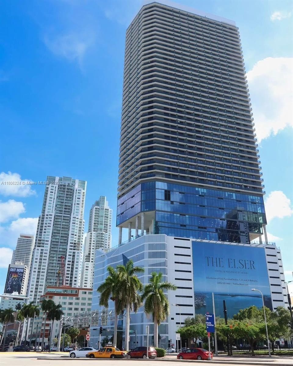 Condo at 398 NE 5th St, Miami — photo 2