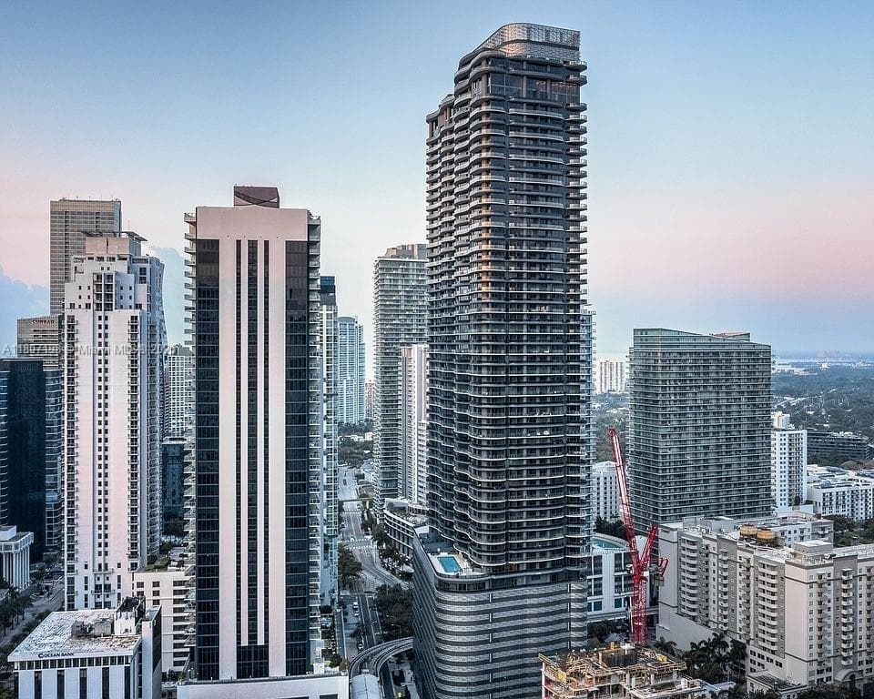 Condo at 1000 Brickell Plz, Miami — photo 1