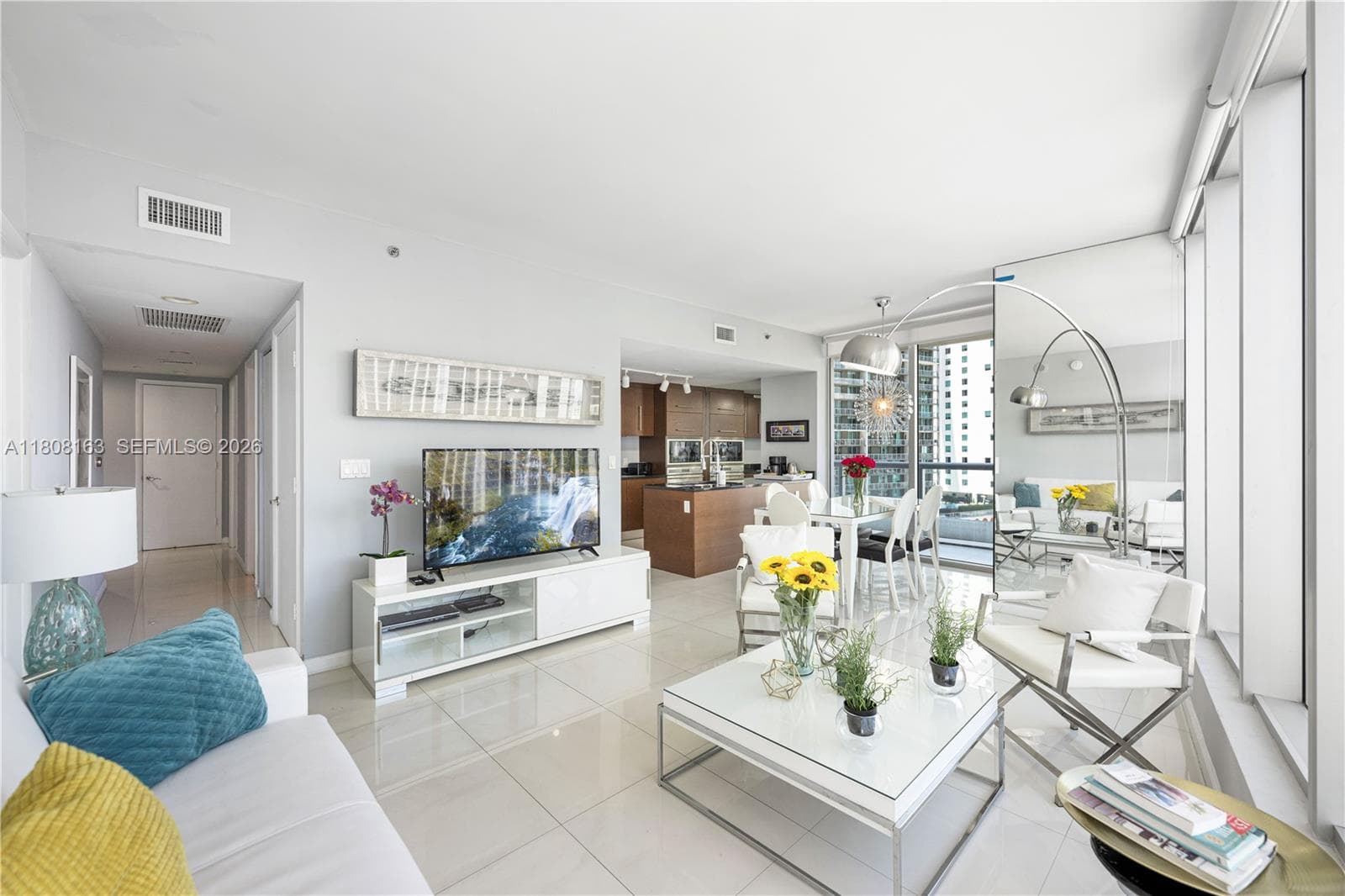Condo at 485 Brickell Ave, Miami — photo 3