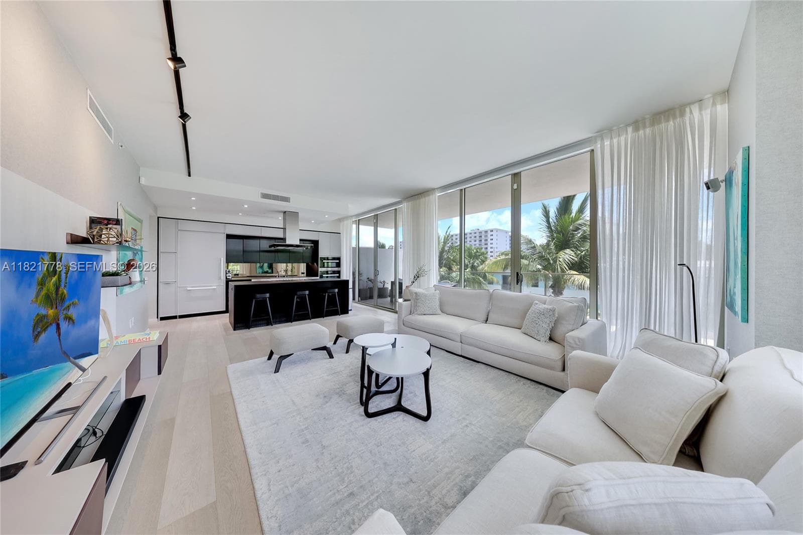 Condo en 300 Collins Ave, Miami Beach — foto 1