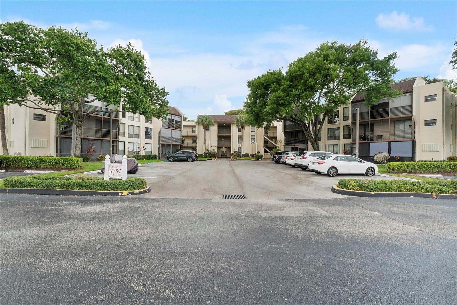 Condo at 7750 W Mcnab Road, Tamarac, FL