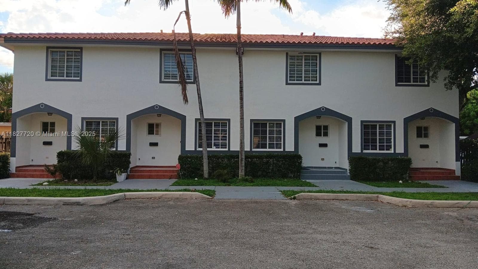 Townhouse at 972 N 18th Ct, Hollywood, FL