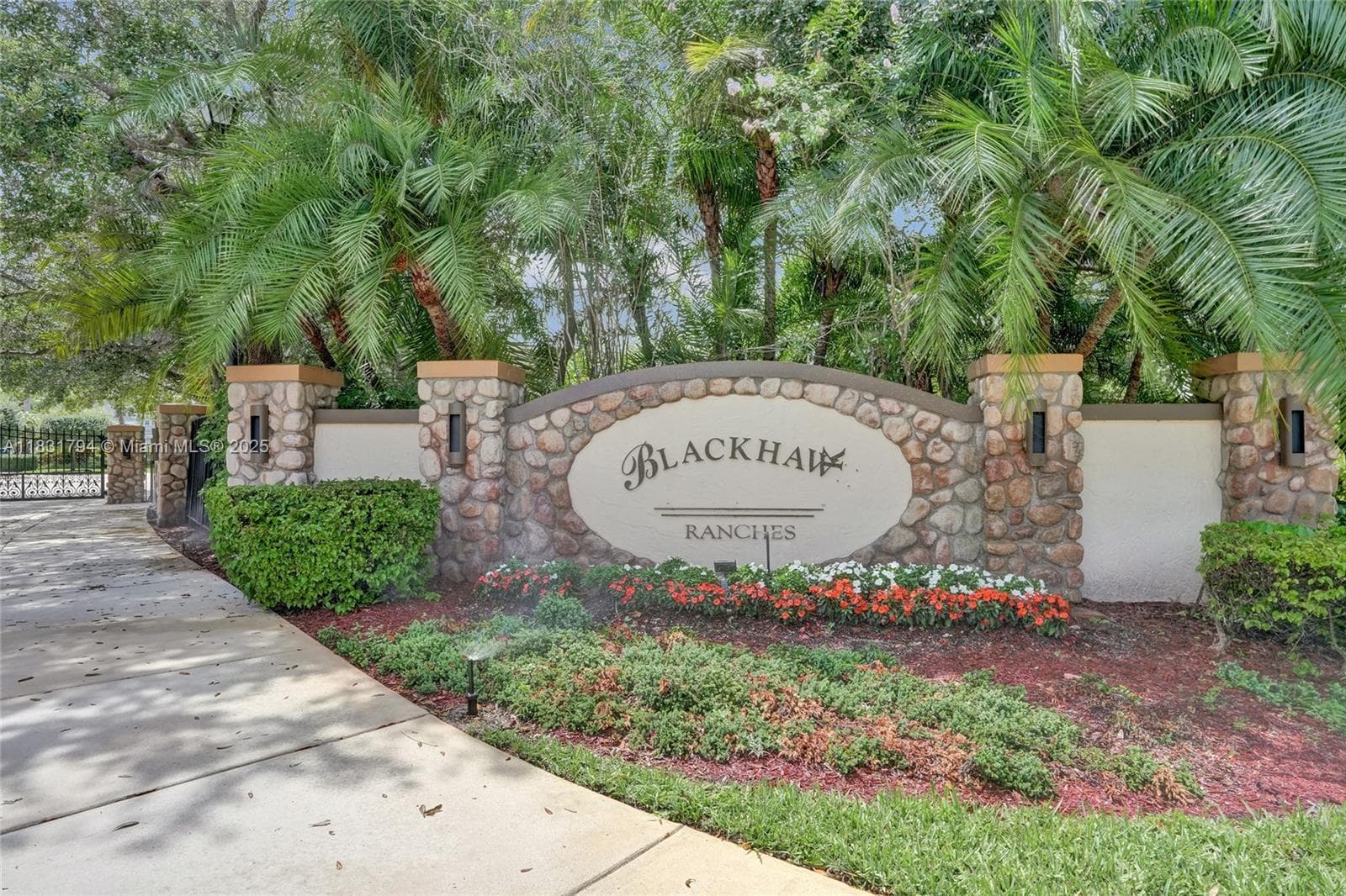 Single-family home at 11056 Blackhawk Blvd, Davie — photo 2