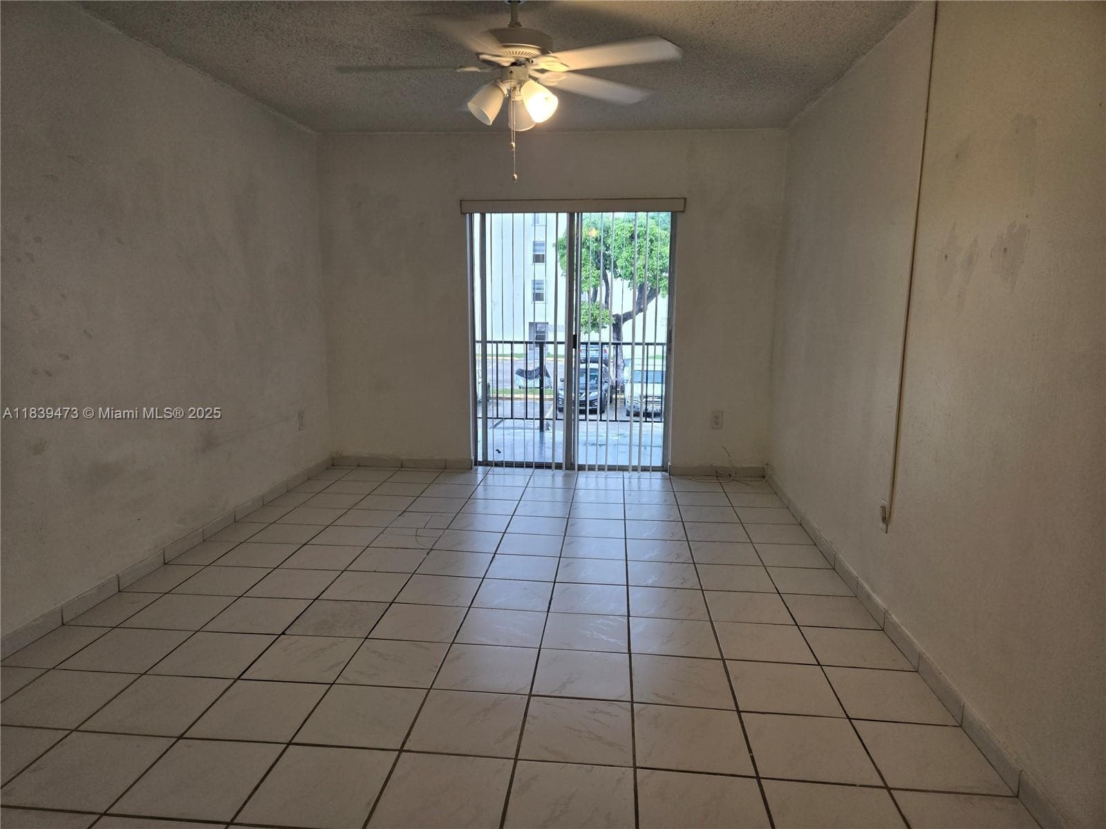 Condo at 5755 W 20 Ave, Hialeah — photo 2