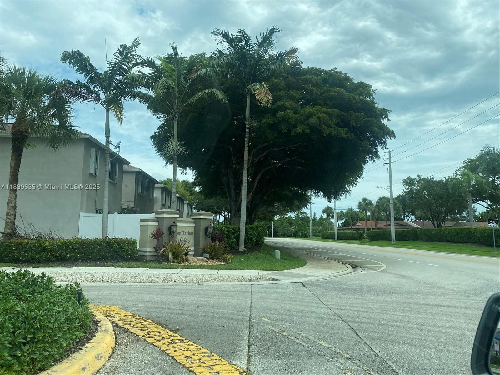 Townhouse at 6006 Plum Pl, Tamarac, FL