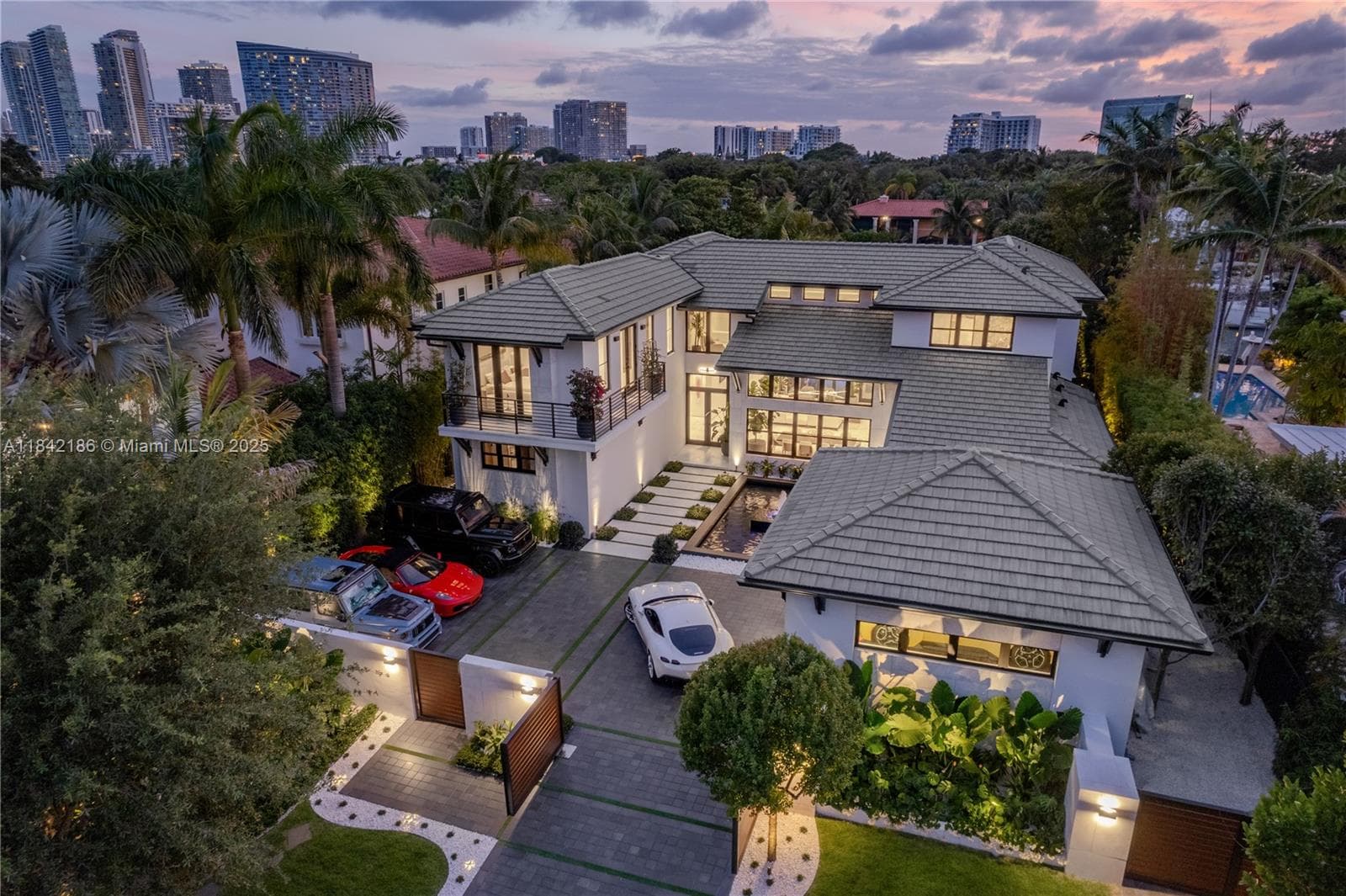 Single-family home at 4241 Palm Ln, Miami, FL