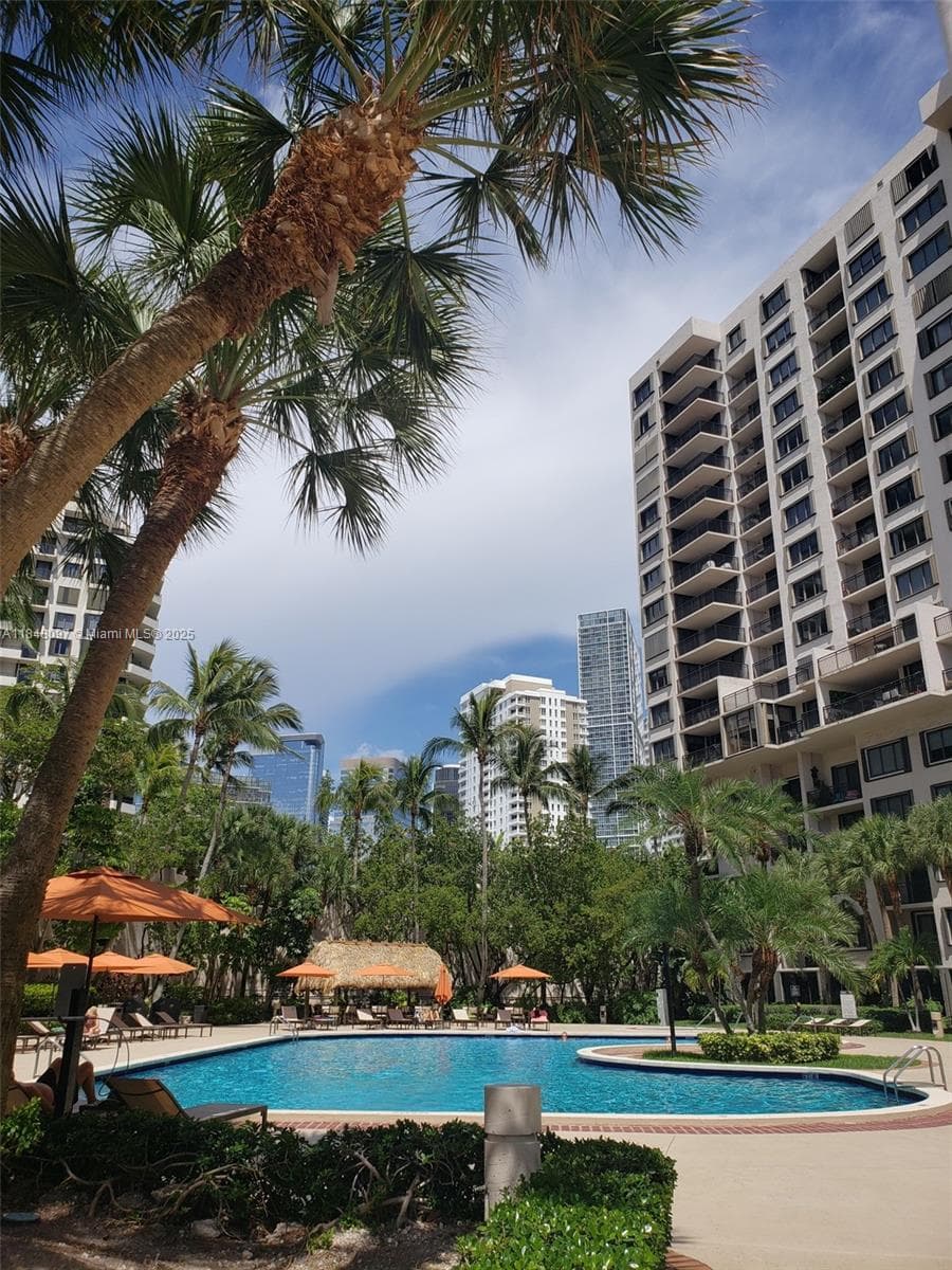 Condo en 540 Brickell Key Dr, Miami — foto 1