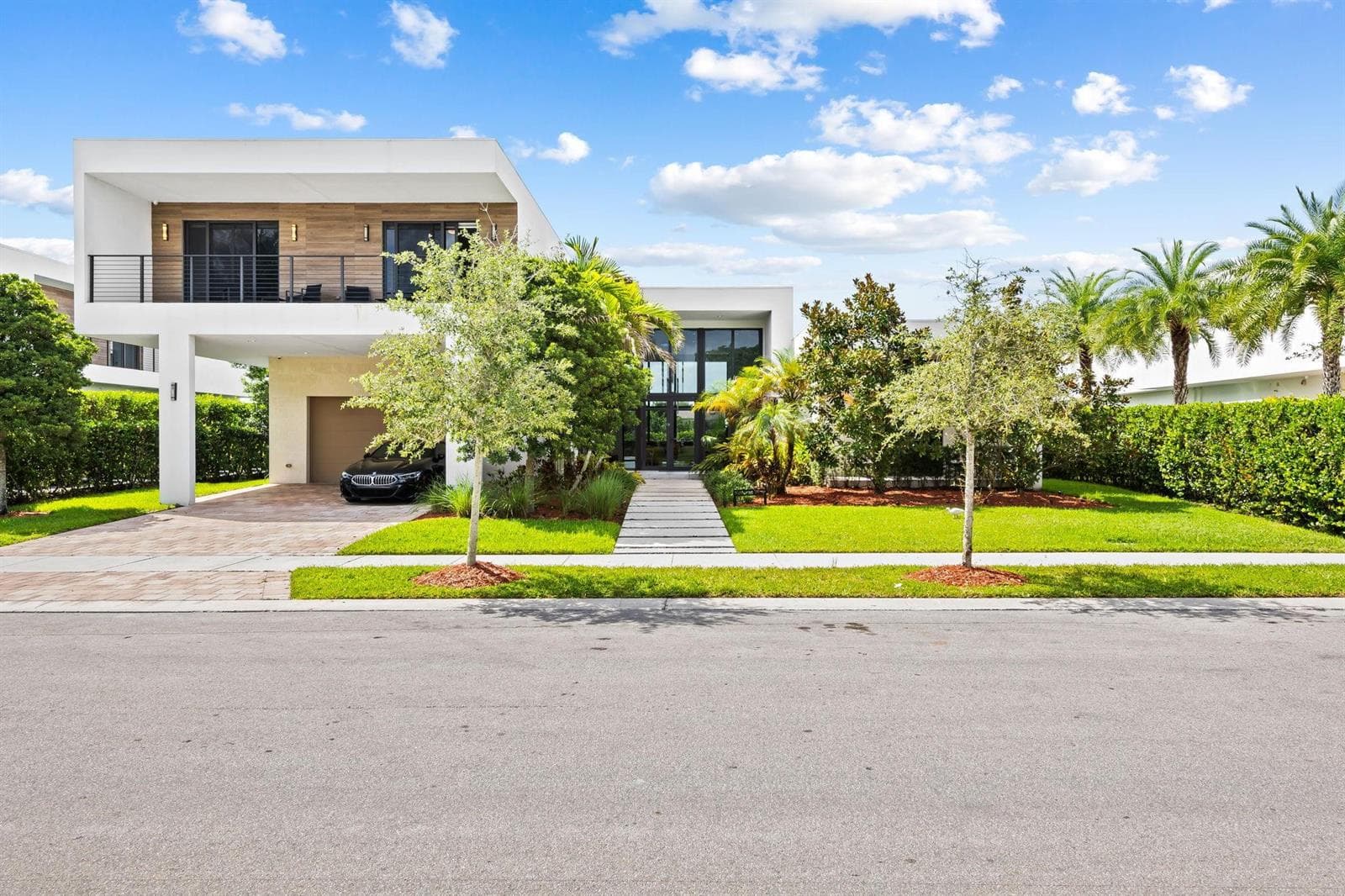 Single-family home at 16768 Natures Way, Weston, FL