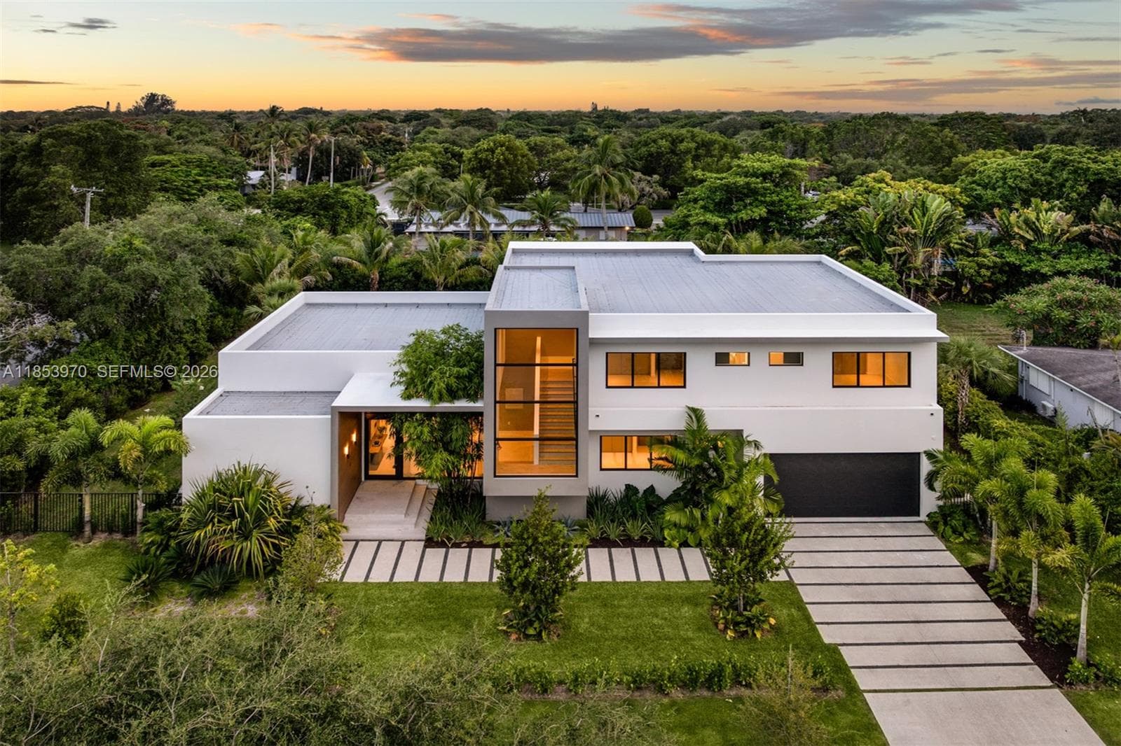 Single-family home at 7400 SW 127th St, Pinecrest — photo 1