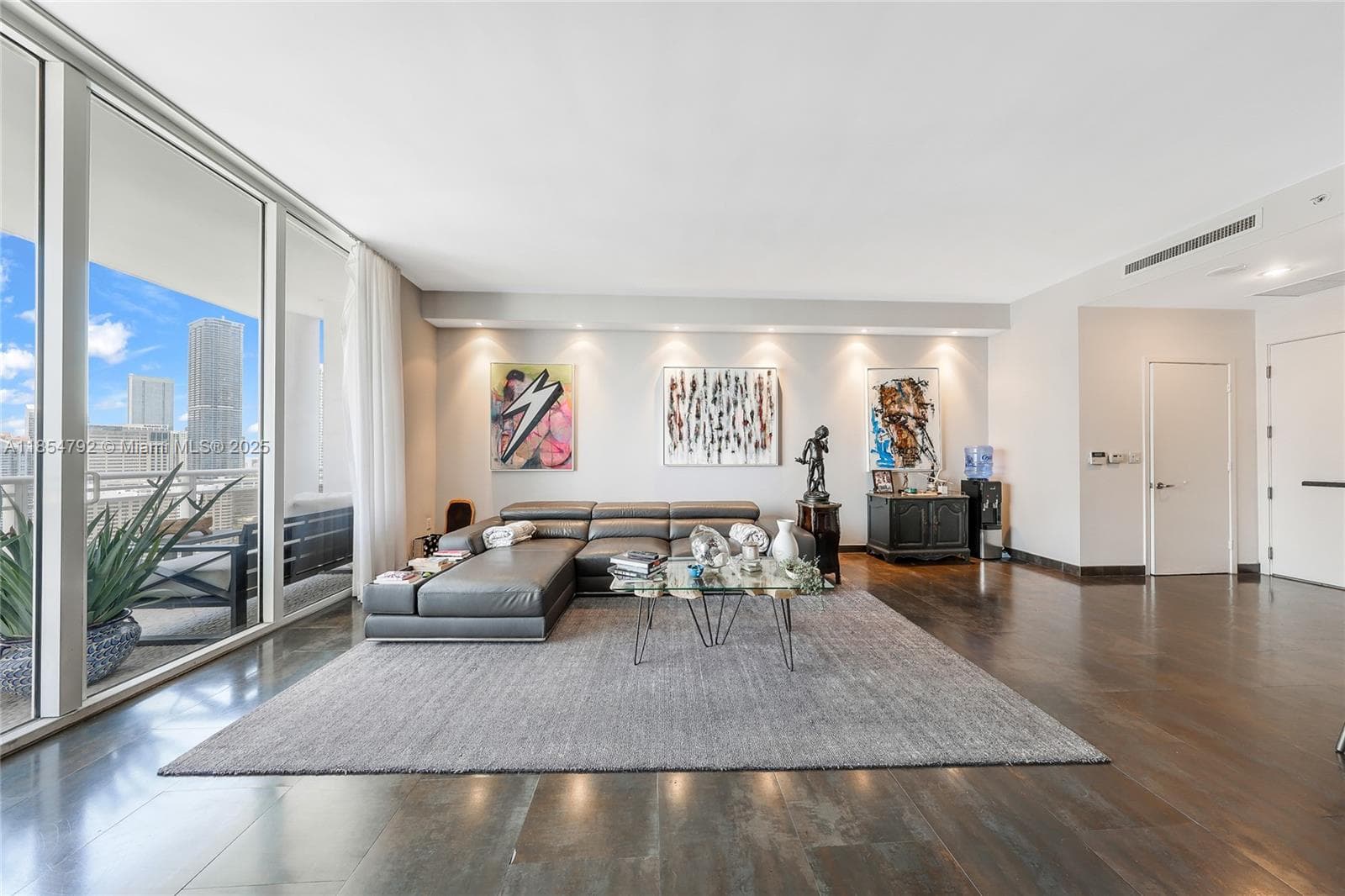 Condo at 901 Brickell Key Blvd, Miami — photo 2