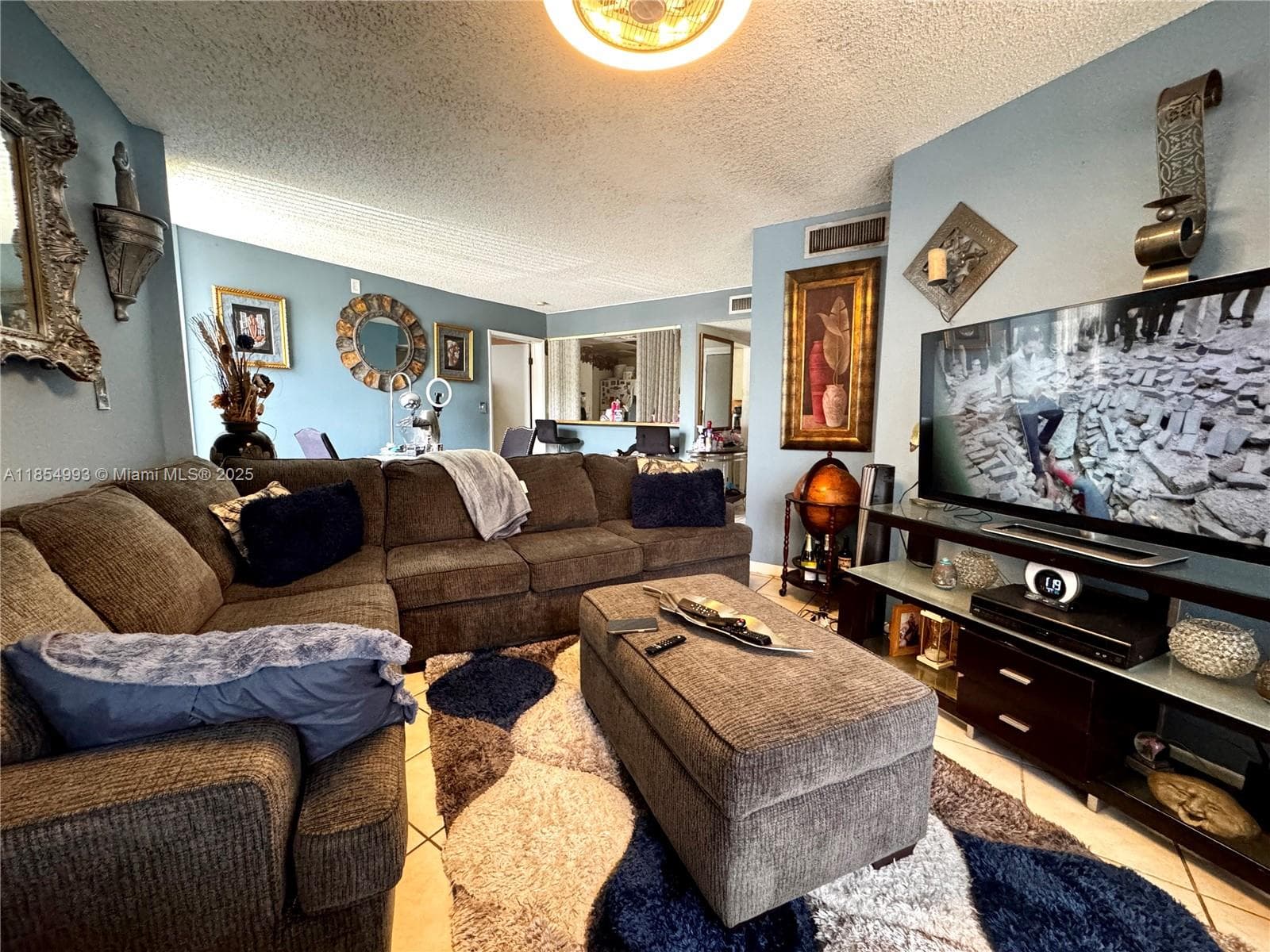 Condo at 7165 NW 186th St, Hialeah — photo 2